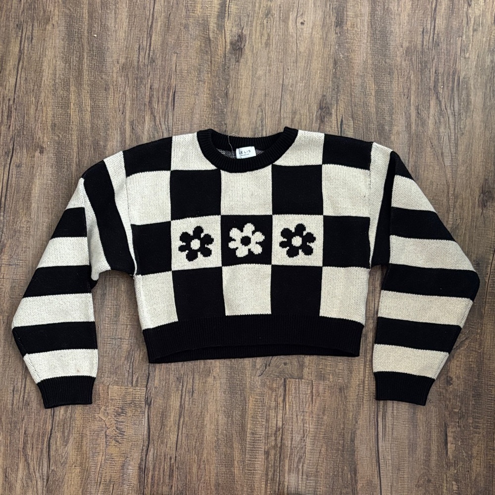 Le Lis Black and Cream Checkerboard Floral Crewneck Sweater